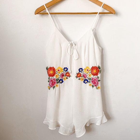 Forever 21 Pants - Forever 21 white floral appliqué romper ~ playsuit